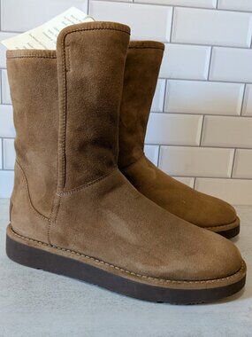 NWT UGG Classic Short II ITALY Shearling Boots - Size 5 - Chestnut